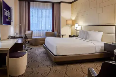 Image de Room with One Bed at a 4⭐️ Hotel
