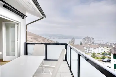 Image de Elegant Horgen 3 Room w/ Storage, 5 min to Market, by Blueground