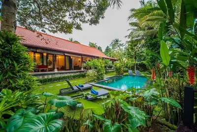 Image de Luxury 3br Infinity Jungle View Aashaya Villa Ubud
