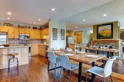 Image de Incredible Sunriver Retreat, Pet Friendly, Next to Pool and Golf Course, Hot Tub, Bbq