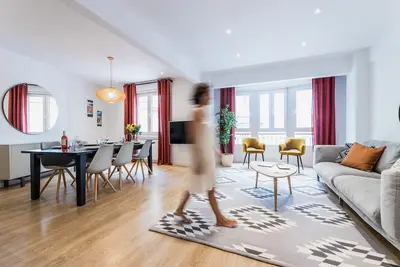 Image de Marina Beach: 6 Pax Appartement supérieur. Vues partielles sur la mer. Deuxième ligne de plage