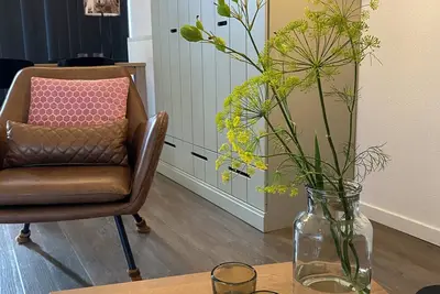 Image de Beautiful and comfortable apartment within walking/biking distance of forest, dunes and beach.