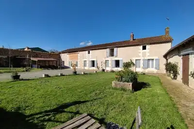 Image de L'Orée des Bois, 40 pers été\/28 pers hiver 3 gites Piscine\/Sauna\/Jacuzzi