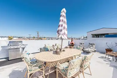 Image de Clean and Affordable w/ Sun Deck in the Quiet Part of Town! ! !