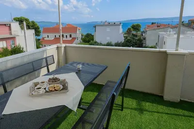 Image de Appartement de vacances Kaštel Stari pour 1 - 6 personnes avec 2 chambres à coucher - Maison mitoyen