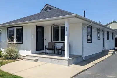 Image de Wash207 | Custom 3br 2ba ranch sleeps up to 10 w/ great parking 2 blocks to beach, pets!