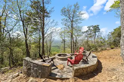 Image de Morganton Mountain Retreat w/ Hot Tub
