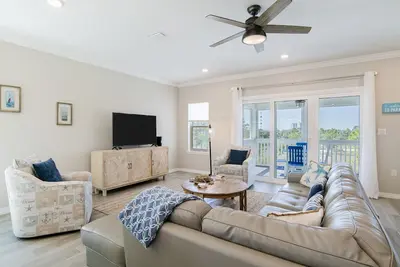 Image de A Dream Getaway: Beautiful Townhome Perfects The Lost Key Lifestyle!