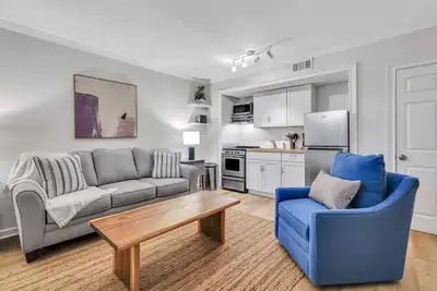 Image de Charming Apartment Steps to Forsyth Park w/ Parking by Lucky Savannah