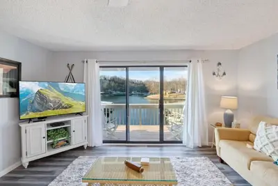 Image de Lakefront Condo Osage Beach - Mm26 + Pool + Grill