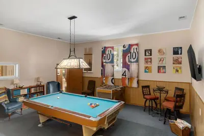 Image de The Brady Bunch House: 6 Bedrooms / 4 Bathrooms / Game Room and Screened Porch!