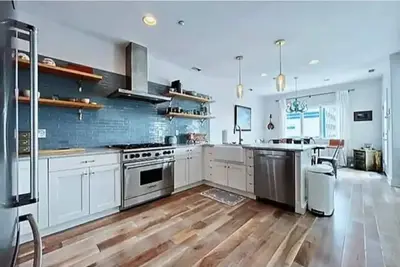 Image de Gorgeous Luxury Condo with stunning ocean views 1 block from the beach!