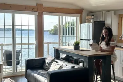 Image de Nautical Oasis Boathouse Cottage