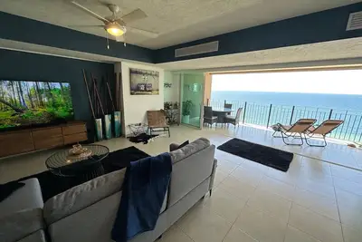 Image de @Lux Seaview Suite W/ King Bed & Infinity Pools@