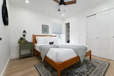 Image de Be A Nomad | New Listing l 2br 3 blks to beach - A