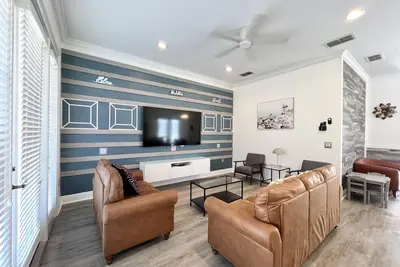 Image de 5br/3 Stories Home/Balconies/Reunion Resort/Disney