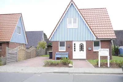 Image de Wohnzimmer, 3 Schlafzimmer, Küche, Bad, Terrasse, Garten, Parkplatz, Nichtraucher-haus