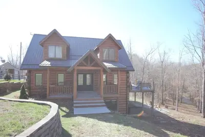 Image de Creekside Cabin with hot tub