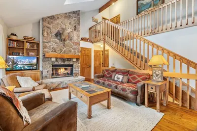 Image de Bierhaus Cabin - Walk to Rmnp, River Access! A/C.