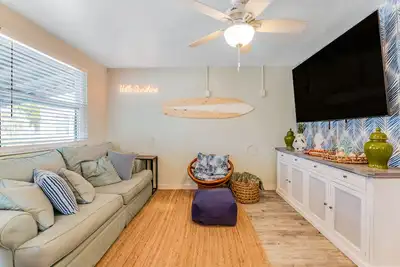 Image de Cozy beach house - 5 min walk to the beach (Pet-Friendly! )