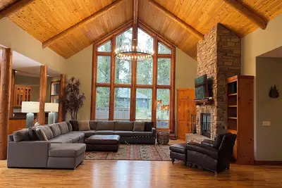 Luxury in Sunriver- Sleeps 21