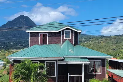 Image de Paradise retreat with alluring views of Majestic Pitons, sea, sunsets near beach