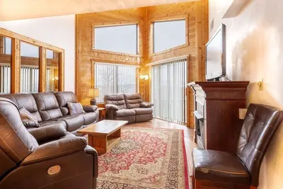 Image de Seven Springs Stoneridge 4 Bedroom Standard Condo, Ski-In/Out, Pet Friendly! by RedAwning