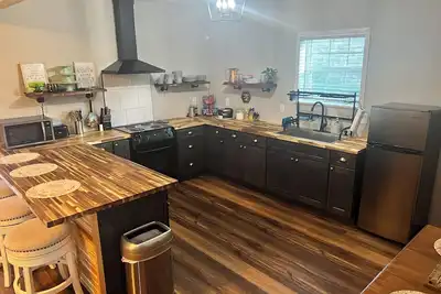 Image de Newly renovated, conveniently located between Nashville and Chattanooga