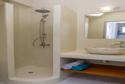 Image de Beautiful Naxos Villa | 4 Bedrooms | Beachfront Villa | Private Pool & Astounding  Sea View | Plaka