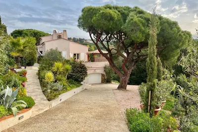 Image de Jolie Villa vue canopée avec piscine chauffée proche plage et port des Issambres