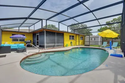 Image de 'Colorful Cottage' w/ Lanai: 7 Mi to Cortez Beach!