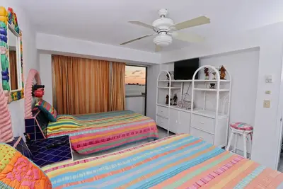 Image de Penthouse Condo Ocean & Beach front views. Located on Hotel Row