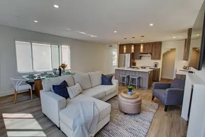 Image de Pet friendly Nov, Dec 2024 2 jacuzzi 6bd6ba 4 car