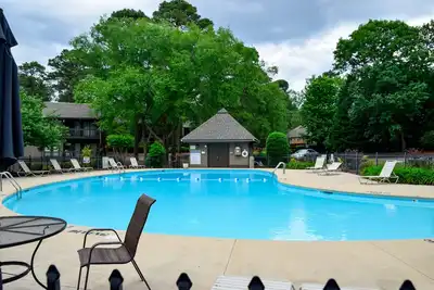 Image de 2 bedroom/2 bath with pool access