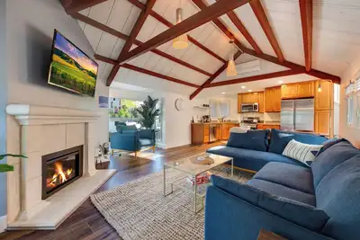 Image de Spanish Wine Country Cottage with Hot Tub!