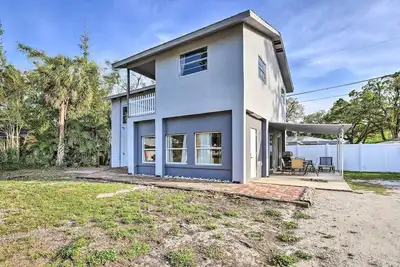 Image de Centrally Located Home - 7 Miles to Siesta Key!