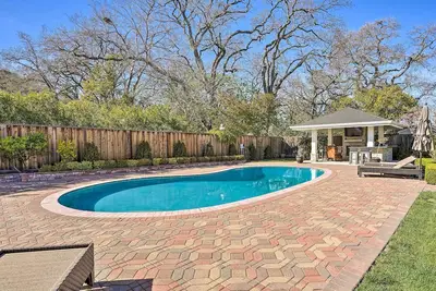 Image de Pleasant Hill Studio w/ Pool & Hot Tub Access