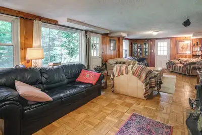 Image de Bethesda Apartment + Yard ~ 9 Mi to D. C.