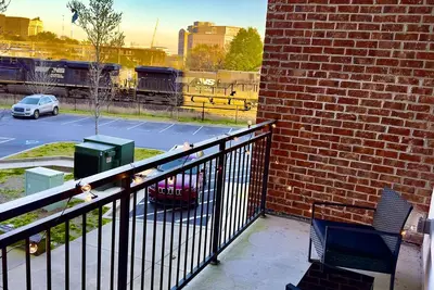 Image de Chic 1br Apartment in the Heart of Downtown Atlanta - Steps from Top Attractions