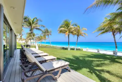 Image de 12 guests Beachfront Villa Breakfast included, one of the best beaches in Cancún