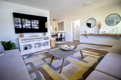 Image de Modern 3 Bedroom Home in Luxurious Lighthouse Point