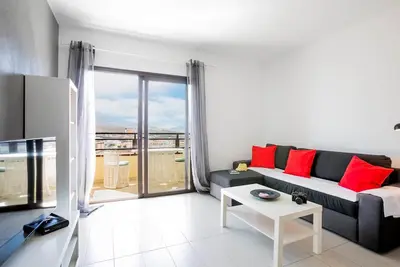 Image de 1215 Appartement charmant avec piscine, Wifi et vue sur la mer