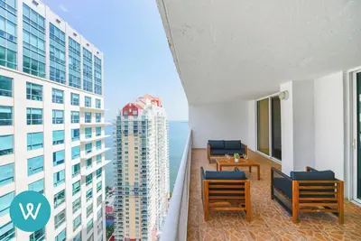 Image de Free Parking + Skyline Views | Brickell Gem