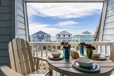 Image de Ocean Views Great Location, Dog friendly Condo, Only 200 steps to Beach, No Parking Fees