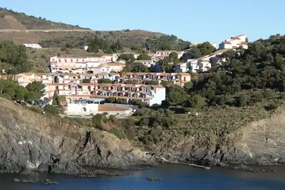 Image de Crique CĂ´te Vermeille T2 dans village vacances avec piscine et tennis