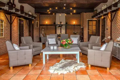 Image de Belle maison de vacances avec bain Ă remous