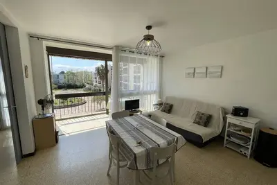 Image de Appartement T3 spacieux, 6 couchages à Saint-Cyprien Plage, proche port et commerces, parking sécurisé