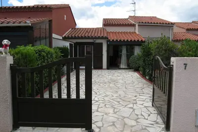 Image de Jolie Villa T3 Mezzanine avec Véranda à Saint-Cyprien, 6 Couchages, 900m de la Plage, Parking Privé