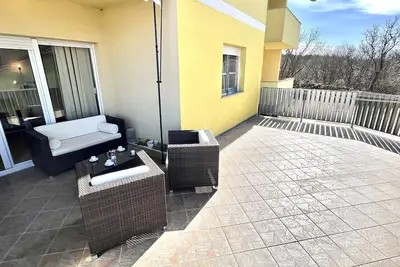 Image de Modern and well furnished two bedroom apartment