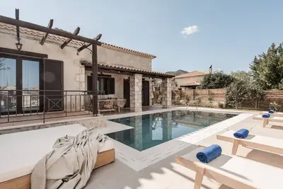 Image de Traditional stone Villa, private pool, two bedrooms